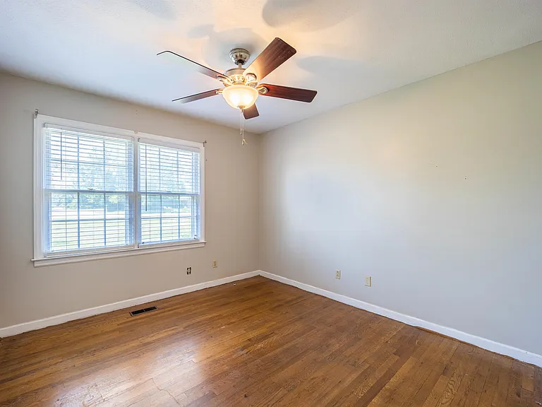 407 Holly Dr — Photo 13