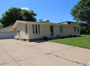 708 Geisinger Rd, Storm Lake, IA 50588