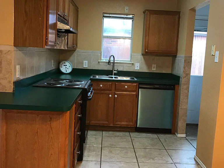 856 Colson Dr — Photo 4