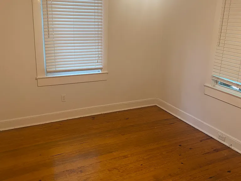 836 Macarthur St — Photo 4