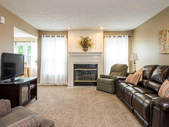 3rd image of 3892 Scarlet Oak Ln