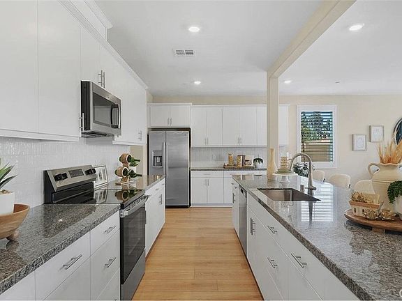 3rd image of 24921 Lynx Ave