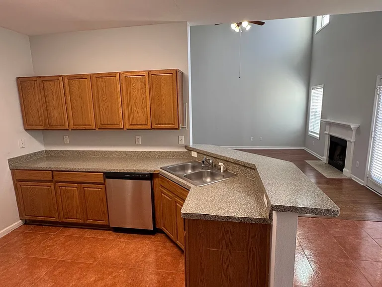 6902 Grand Hickory Dr — Photo 10