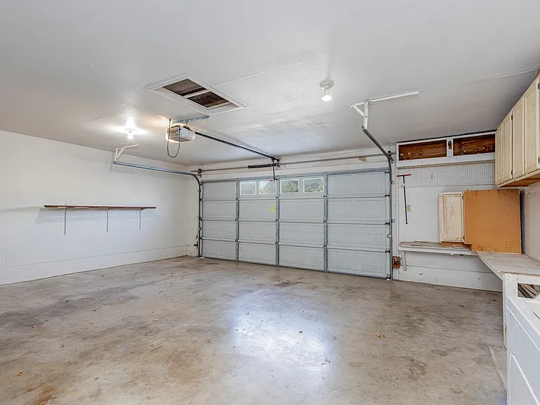 1908 Leslie Dr — Photo 23