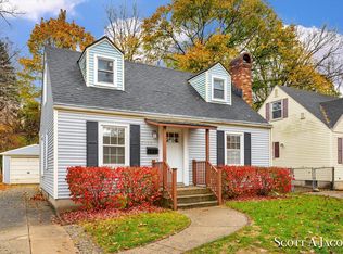 2146 Riverside Dr NE, Grand Rapids, MI 49505