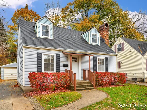 2146 Riverside Dr NE, Grand Rapids, MI 49505