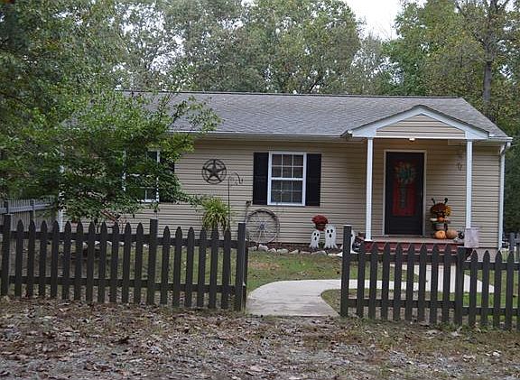 3rd image of 11813 Fisher Dr