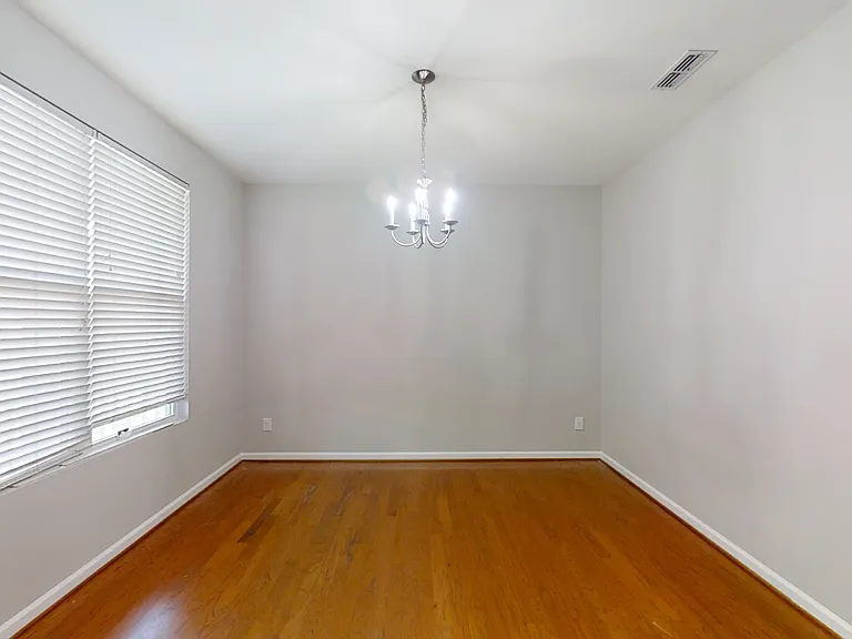2711 Magnolia Tree Ln — Photo 4