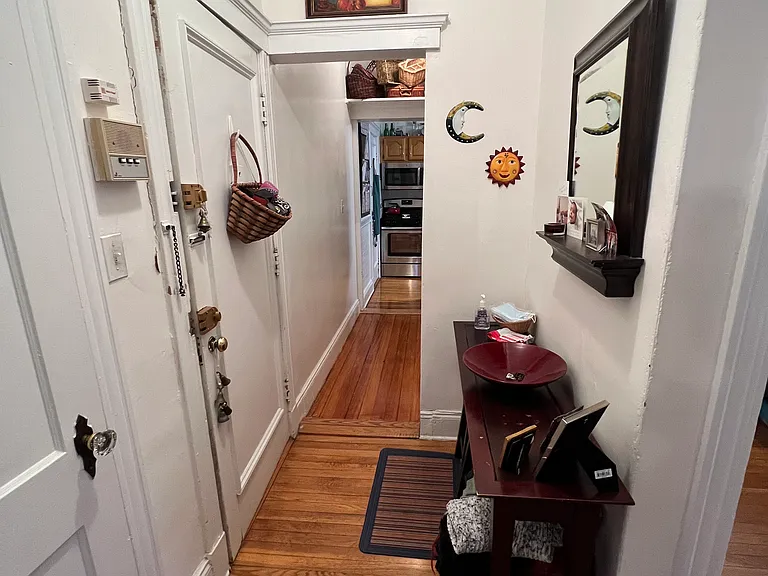 80 Sutherland Rd — Photo 10