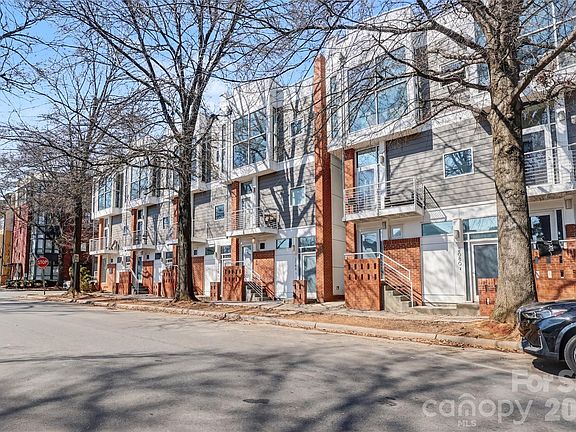 3rd image of 2094 Euclid Ave