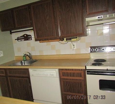 4th image of 950 Wood Hollow Dr