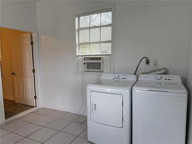 924 Derbigny St — Photo 6