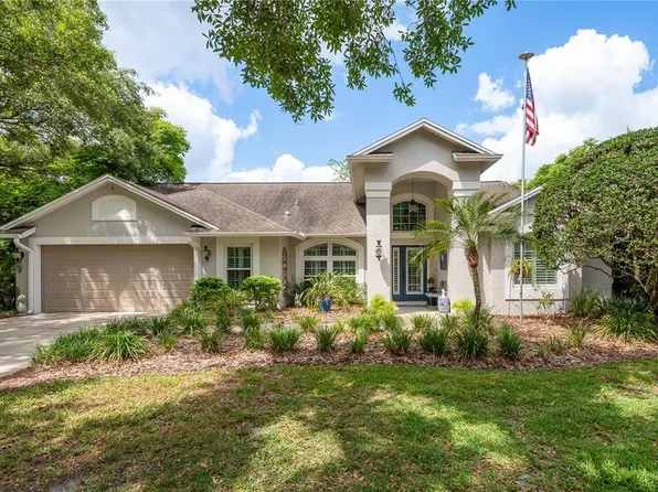 18106 Woodcreek Pl, Lutz, FL 33548