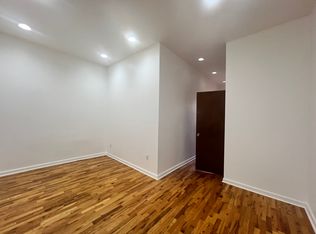 69 Scholes St #1L, Brooklyn, NY 11206