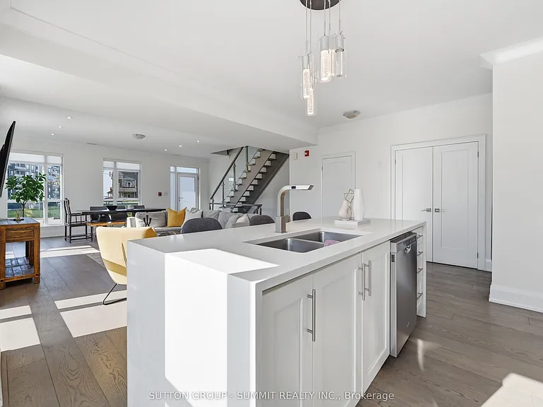 2 Concord Pl — Photo 11