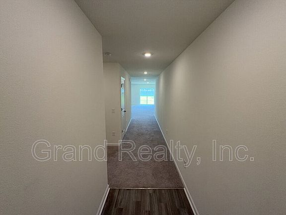 2nd image of 4316 Jitterbug St