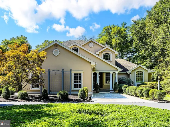 62 Titus Mill Rd, Pennington, NJ 08534