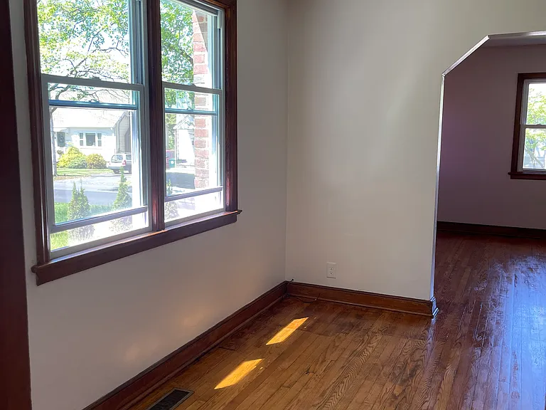 526 Franklin Ave #1 — Photo 7