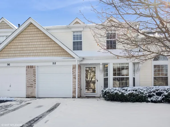 98 E Shag Bark Ln, Streamwood, IL 60107