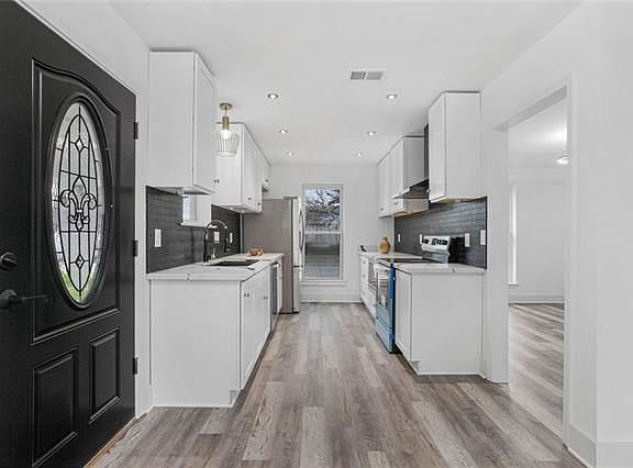 5th image of 4017 Jasper St