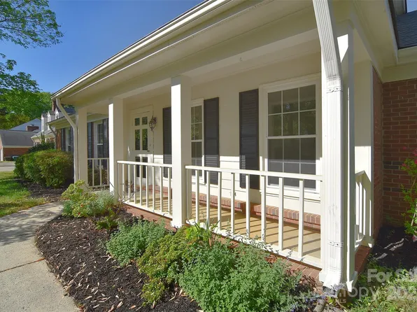 317 Port Royal Dr, Matthews, NC 28105