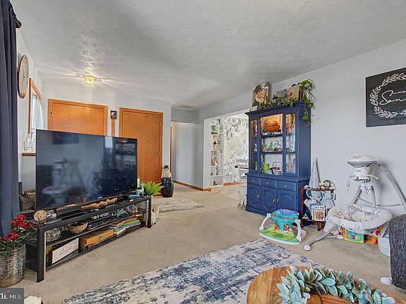 2nd image of 610 Harvey Winters Dr