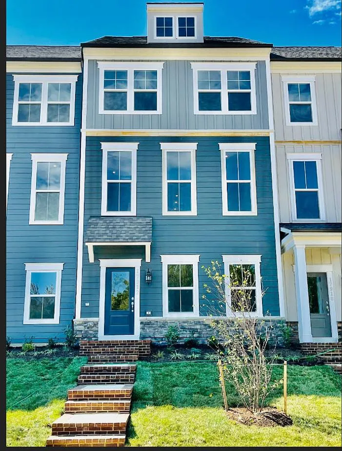 4 bed, 3.5 bath, 2000 sqft, $3,199 — Photo 1