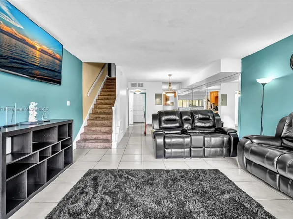 3301 Spanish Moss Ter APT 417, Lauderhill, FL 33319