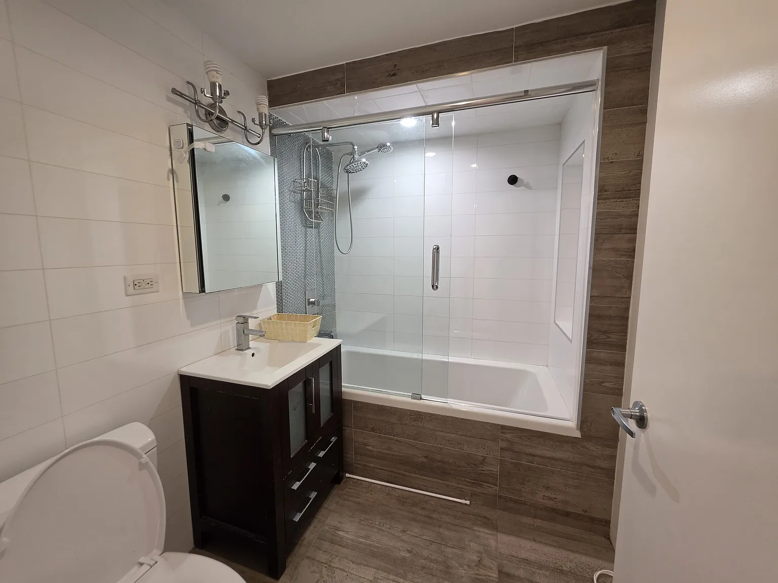 101 Woodruff Avenue — Photo 4