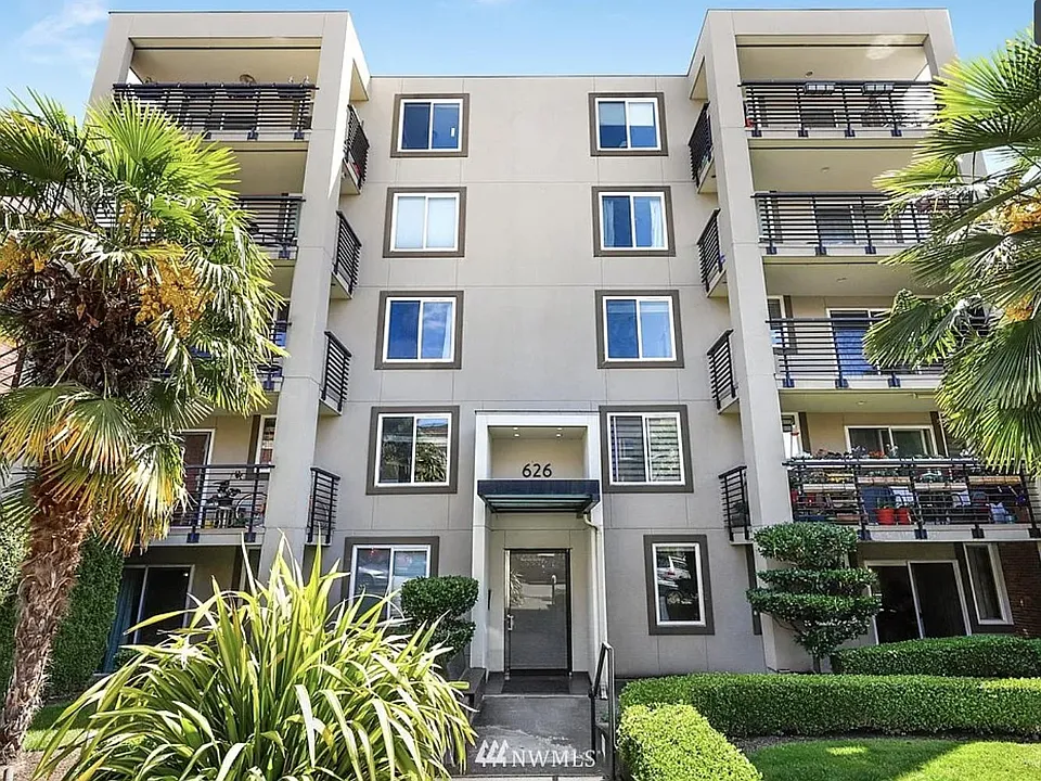 626 4th Ave W #402