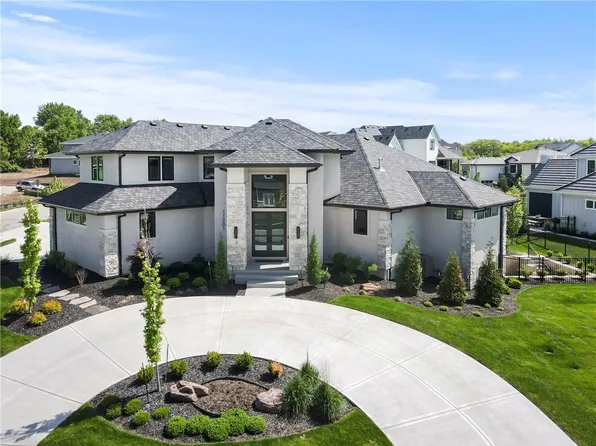 11201 W 169th St, Overland Park, KS 66221