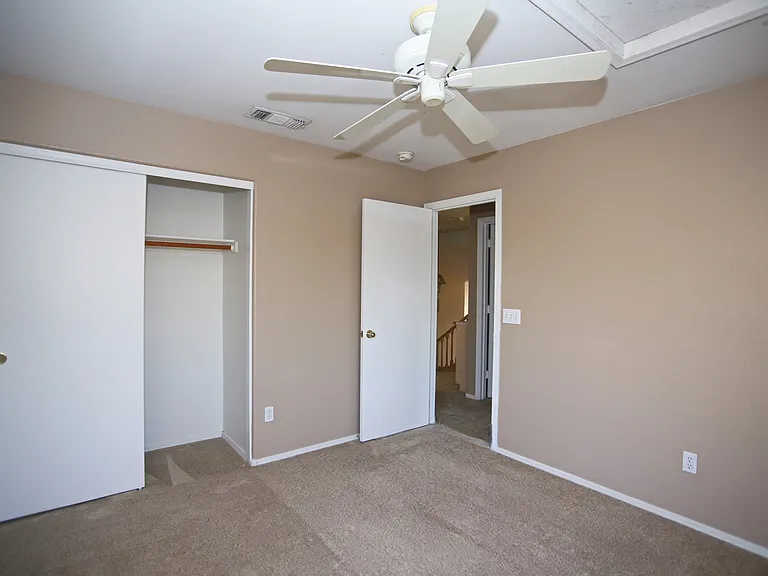 842 N Naples Dr — Photo 39