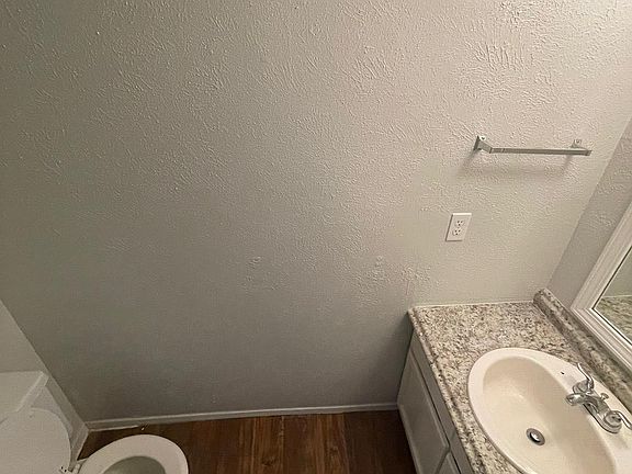 5th image of 1701 Beaumont Dr