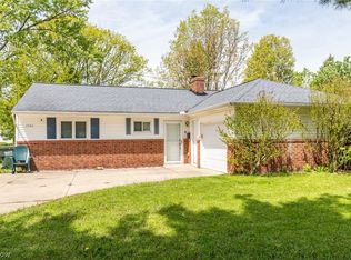 1346 Ranchland Dr, Mayfield Heights, OH 44124