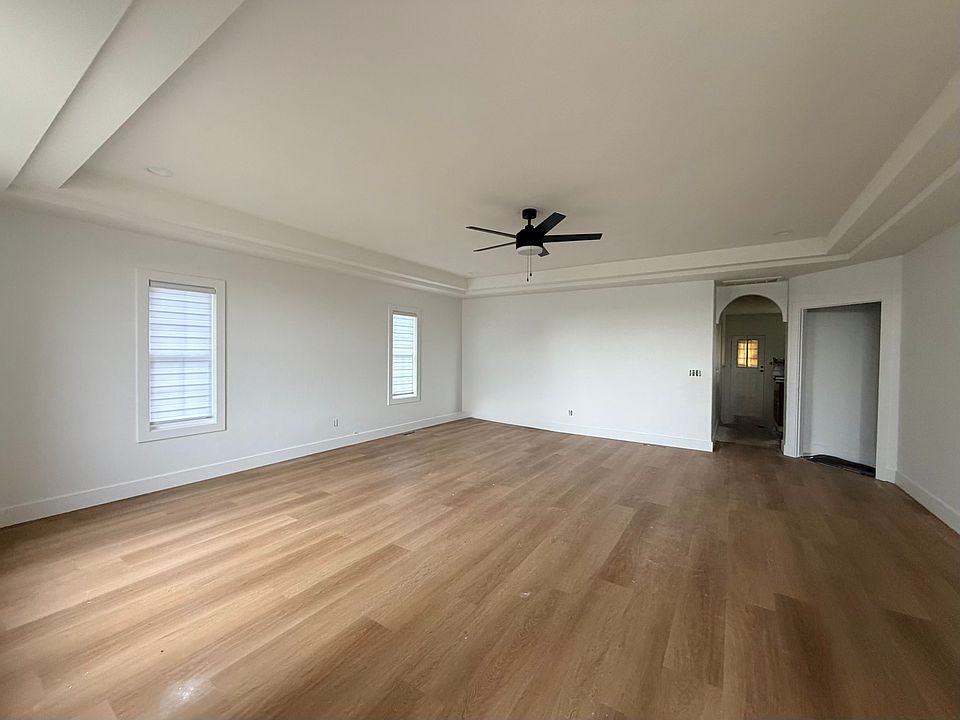 2nd image of 1410 E Fairwind