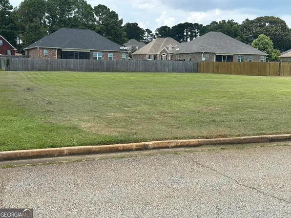 145 Addington Dr, Kathleen, GA 31047