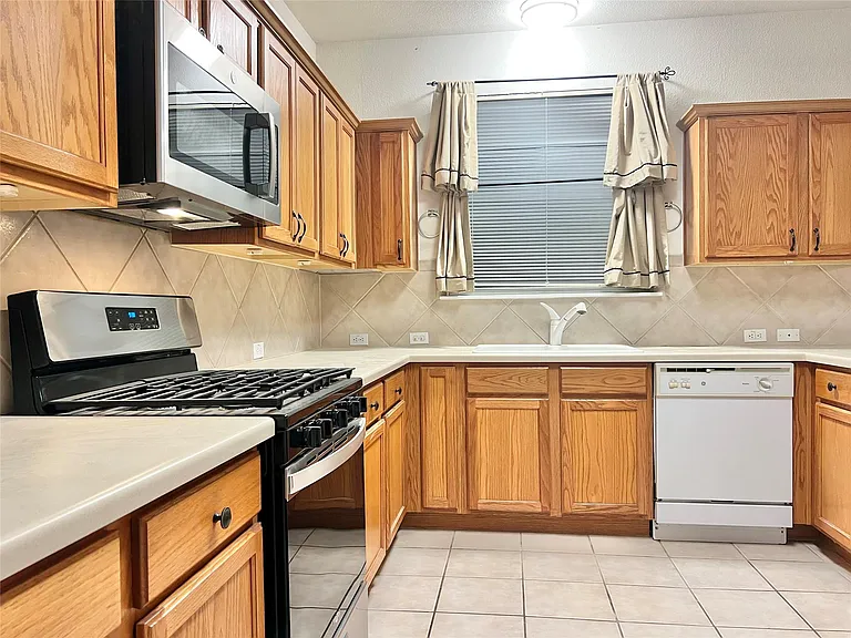 1103 Apollo Ln — Photo 10