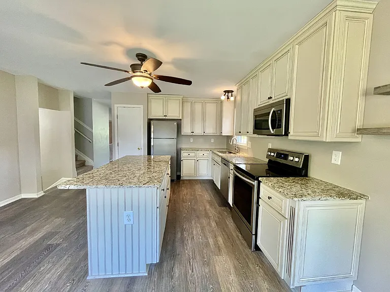 5651 Dodge Dr — Photo 12