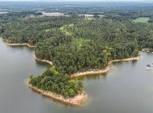 136 Shoreline Dr, Manson, NC 27553