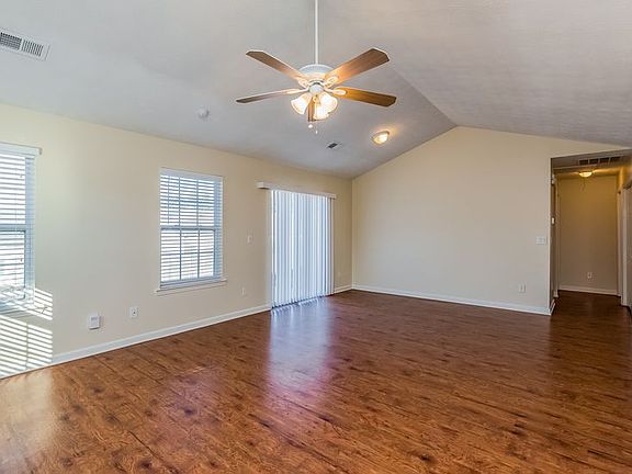 2nd image of 547 Lakecourt Dr