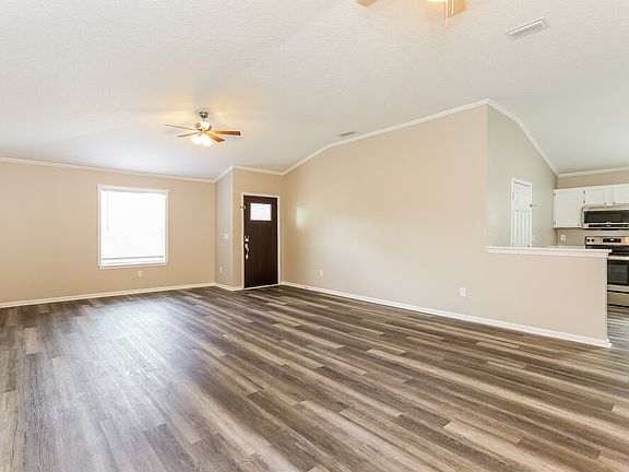 5th image of 3030 Caroline Crest Dr E