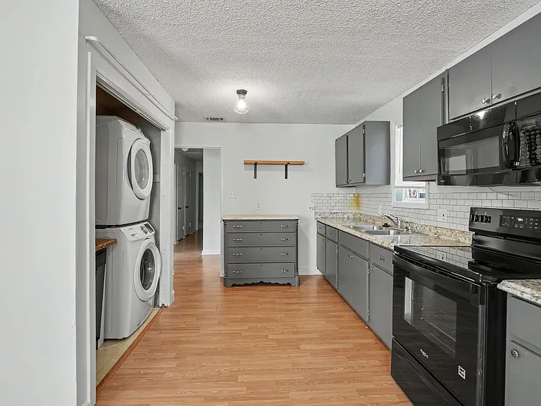24 N Parkwood Dr — Photo 13
