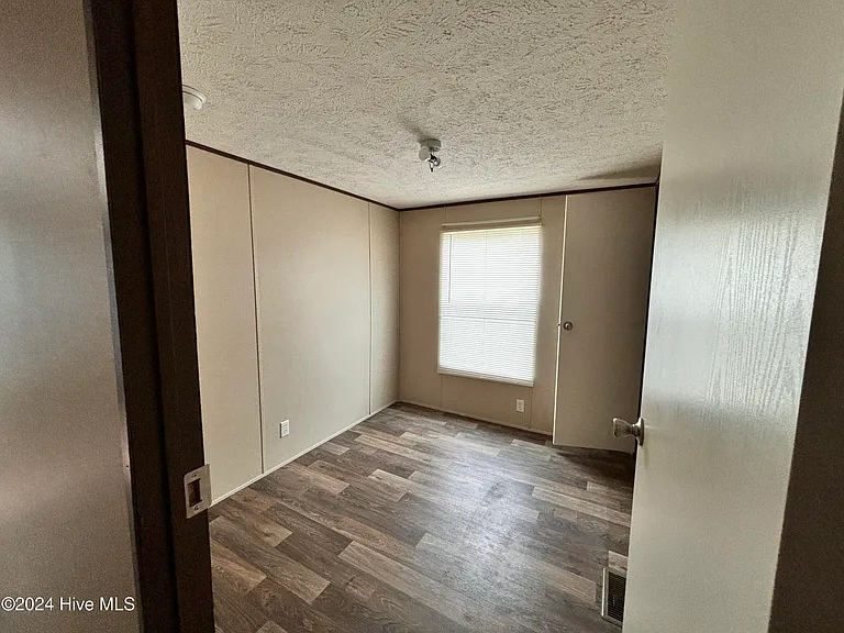342 Lorraine St — Photo 7