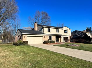 4038 Orchard Crest Dr, West Bloomfield, MI