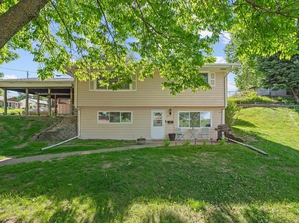 2513 Welbeck Rd, Des Moines, IA 50310