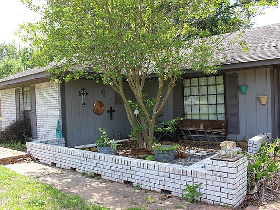 4th image of 200 Moore Dr