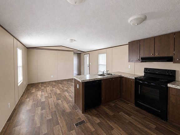 2nd image of 152 Croghan St Lot 191