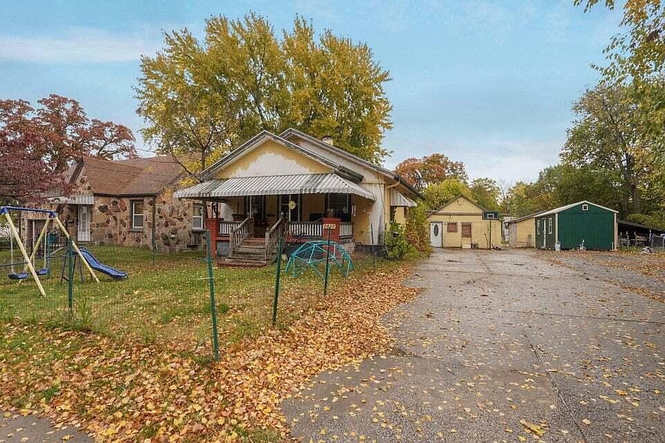 2nd image of 2622 N Grant Avenue