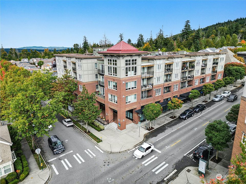 1st image of 1880 25th Avenue NE #301