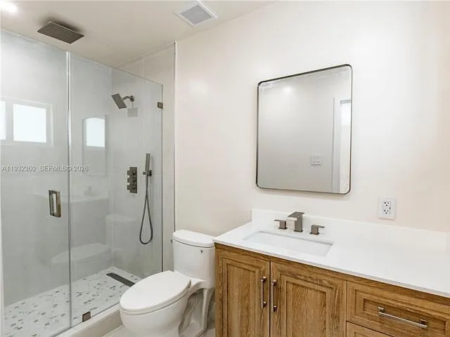 254 SW 4th St — Photo 3